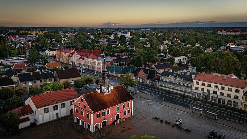 Skats uz Bauskas seno rātsnamu