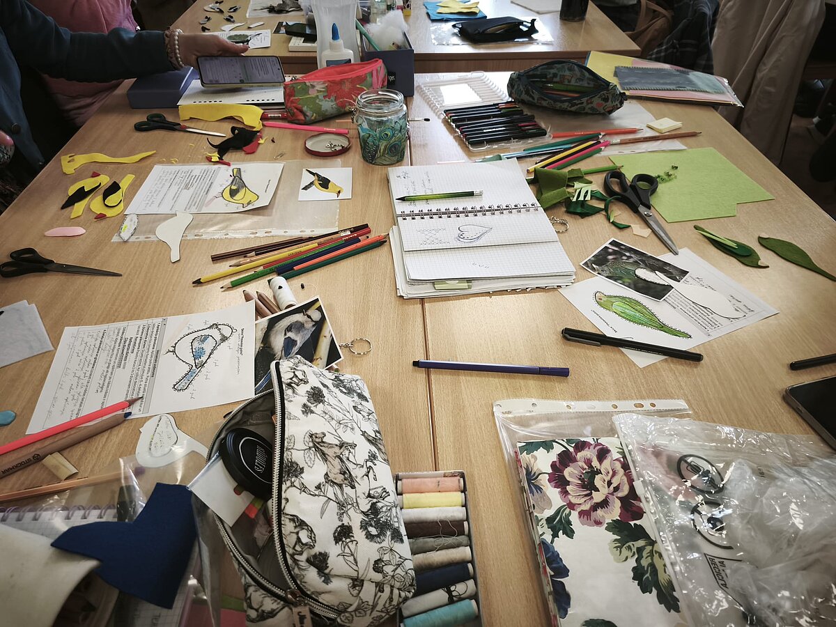 Nodarbība LU Cēsu filiālē studiju kursā "Dizains un tehnoloģijas I" Nodarbība LU Cēsu filiālē studiju kursā "Dizains un tehnoloģijas I"