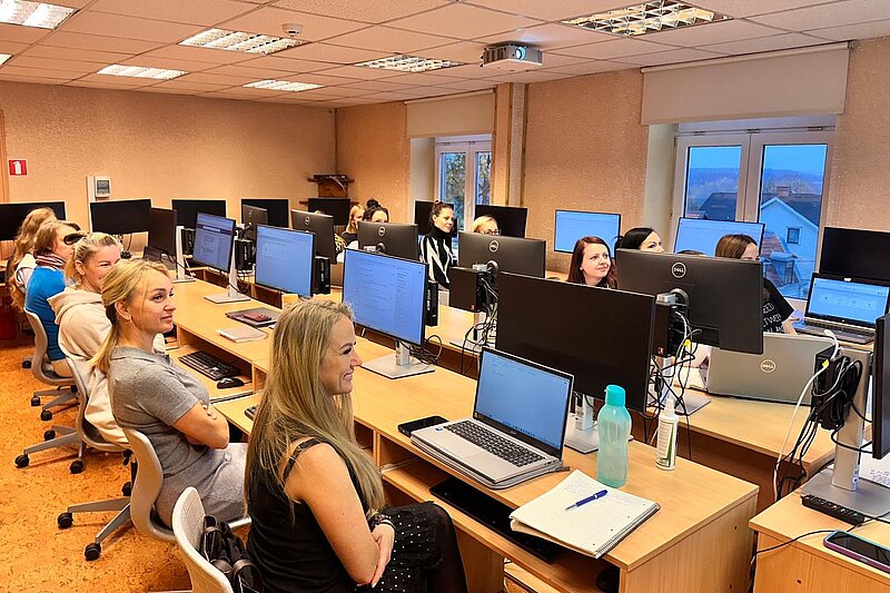 LU Tukuma filiāles pirmkursnieki apgūst bibliotēkas resursu izmantošanu studijās