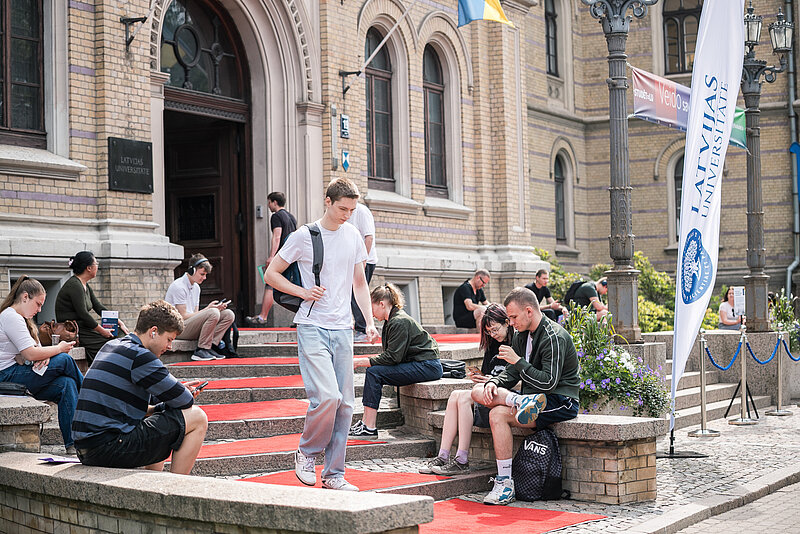 LU atkārtoti sasniedz rekordaugstu studētgribētāju interesi – pieteikumu skaits turpina pieaugt