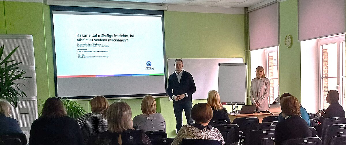 Inovāciju nedēļas pasākums LU Cēsu filiālē: lektors un audiitorija
